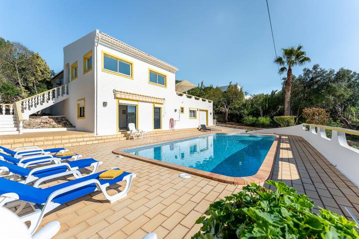 Ferienhaus für 8 Personen, mit Balkon und Terrasse sowie Garten in Faro