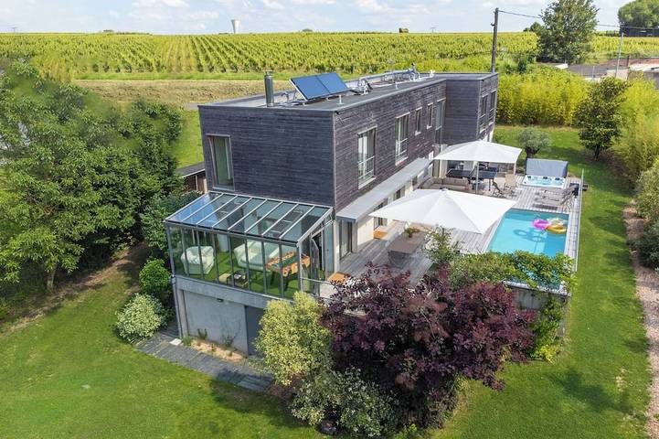 Villa for 12 people, with garden and hot tub, with pets - 1