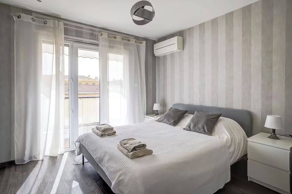 Hel lägenhet, Spacious 2 Bedroom, Heart of Beaulieu w Parking in Beaulieu-sur-Mer, Nice region