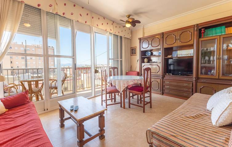 Apartamento vacacional entero, Acogedor Apartamento con Terraza cerca de Playa Barnuevo in Playa Villananitos (San Pedro del Pinatar), San Pedro del Pinatar