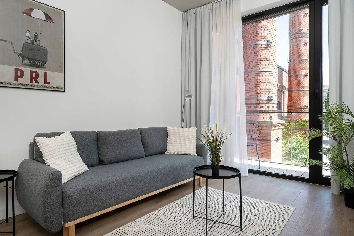 Ganzes Studio, Modern Studio with a Balcony   A Place to Work in Breslau, Niederschlesien