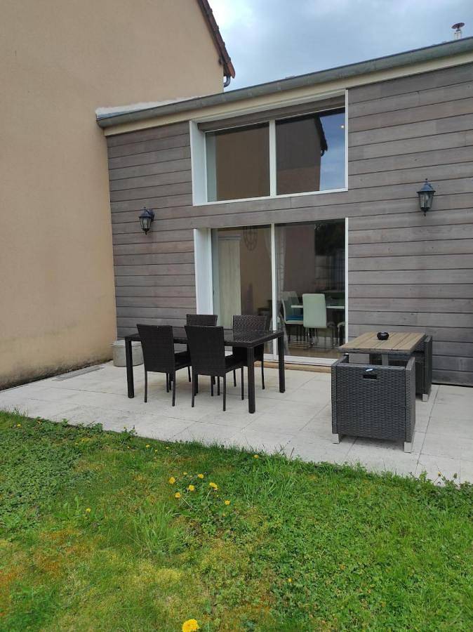 Gîte pour 4 personnes, avec terrasse, animaux acceptés dans Rolampont - 3