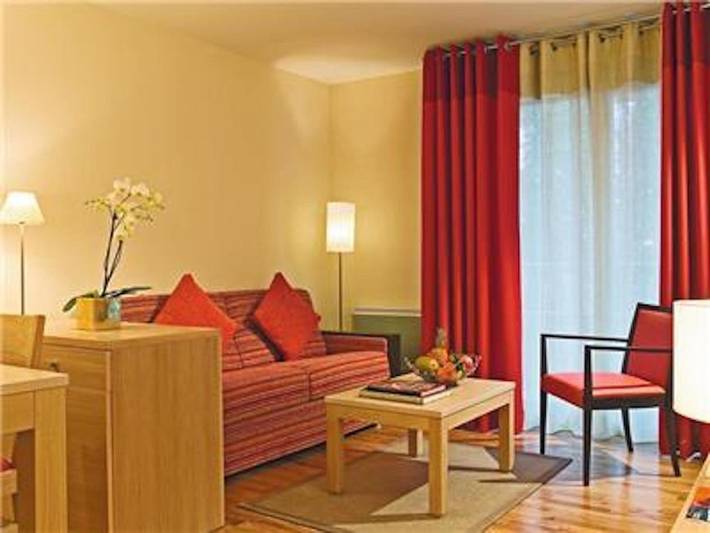 Appartement de vacances pour 4 personnes, avec balcon et piscine, animaux acceptés