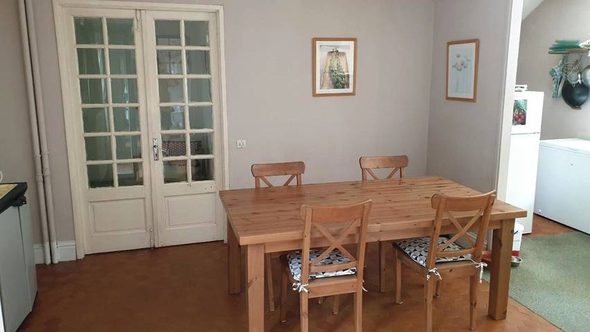 Gîte pour 2 personnes, avec vue ainsi que jardin et terrasse à Les Martys - 4