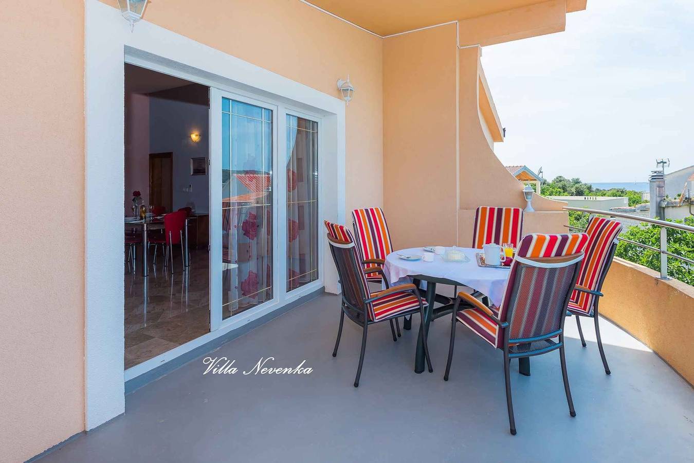 Hel semesterlägenhet, Holiday apartment with air conditioning and balcony with sea view  in Kanica, Razanj