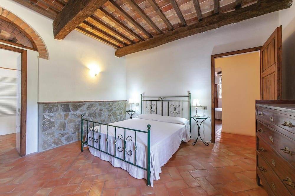 Geheel appartement, Mooi appartement in Montecatini Vc (Fi) in Montecatini Val di Cecina, Provincie Pisa