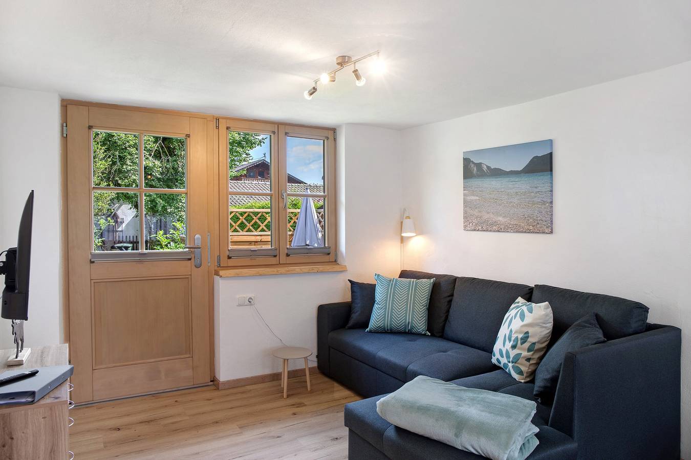 Ganze Wohnung, Ferienwohnung 'Wankblick' mit Bergblick, privater Terrasse und Wi-Fi in Farchant, Bayerische Alpen