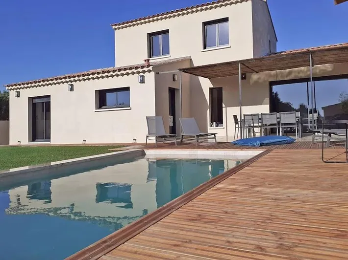 Chalet para 8 personas, con vistas además de jardín y piscina - 1
