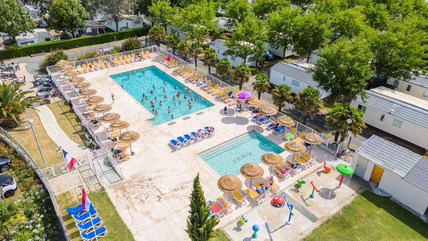 Mobil home pour 4 personnes, avec terrasse et piscine à Meschers-sur-Gironde - 2