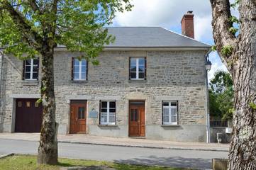 Chambre d’hôte pour 2 personnes, avec vue, animaux acceptés à Sussac