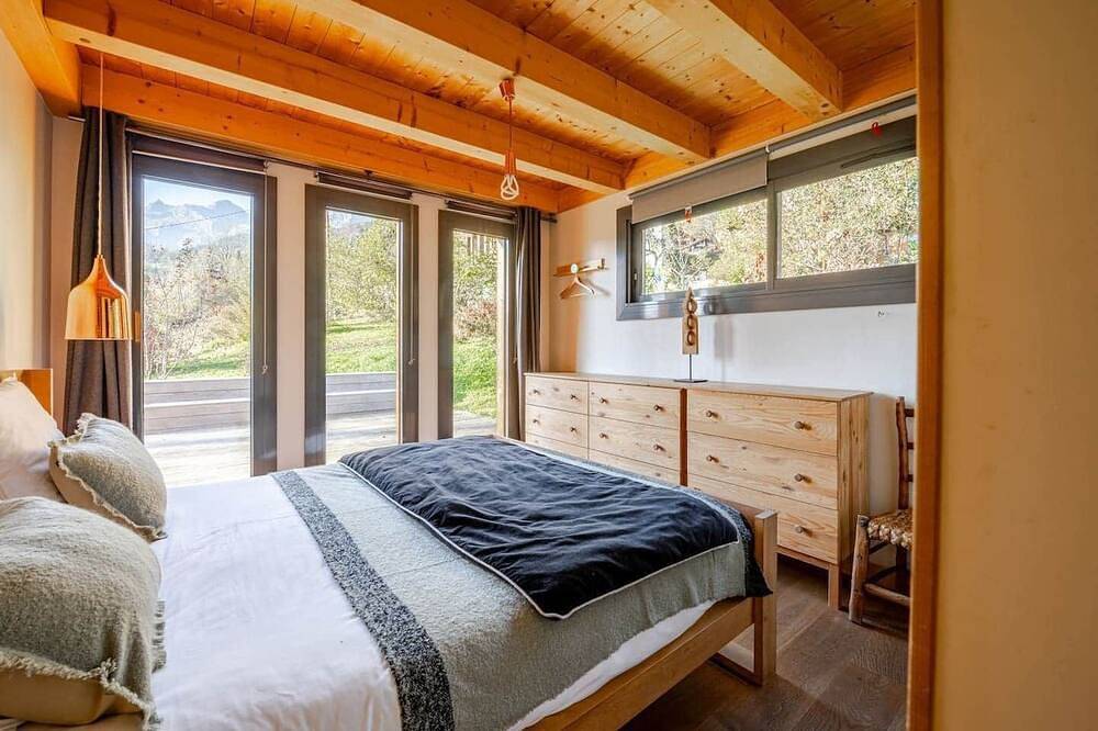 Luxury Chalet 12 Guests – Mont-Blanc View – Near Chamonix in Servoz, Region Bonneville