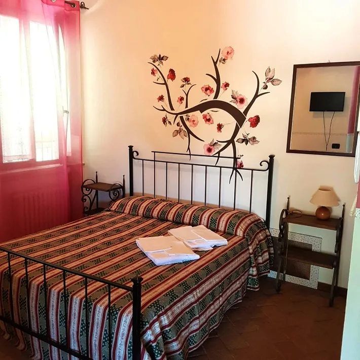 Alloggio in famiglia per 2 persone, con piscina e giardino, con animali domestici - 1