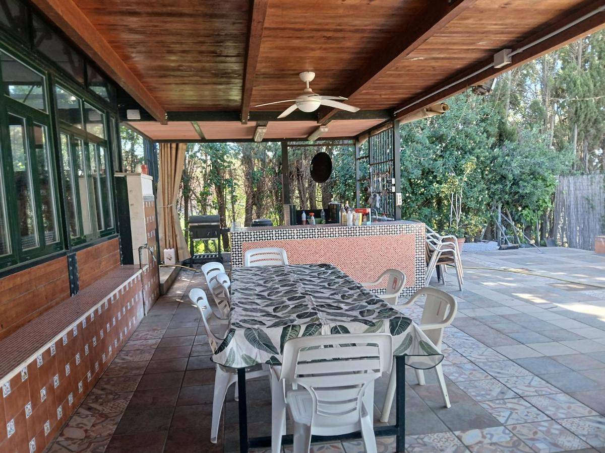 Spacious Garden Villa, private pool, huge grounds with orange trees in Dos Hermanas, Provincia de Sevilla