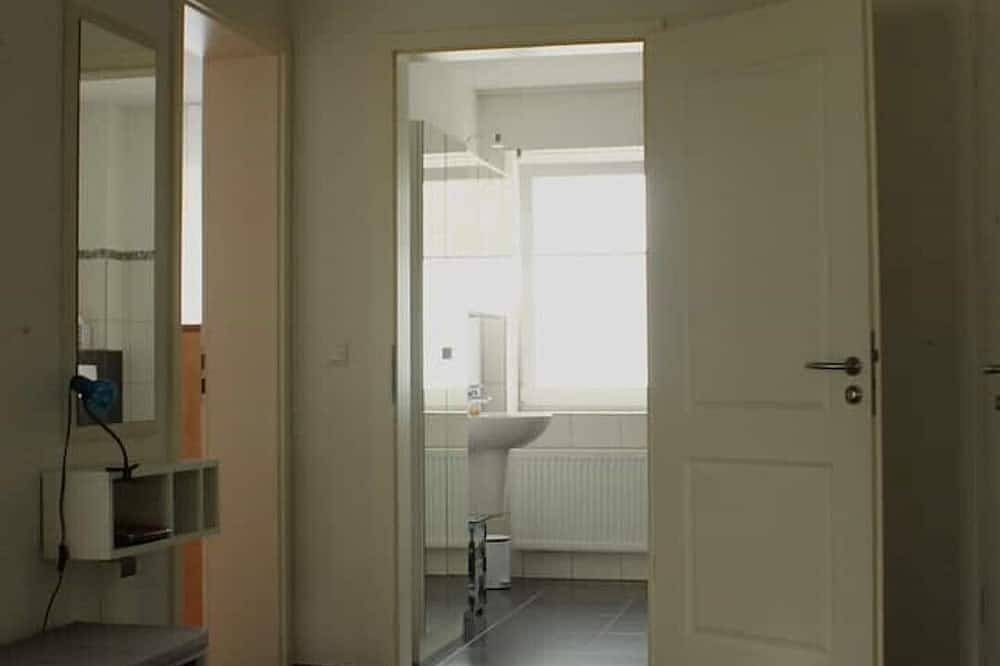 Ganze Wohnung, Schöne 57qm Ferienwohnung (inkl. Pool und Tiefgarage) - am Ortskern in Bad Essen, Wiehengebirge