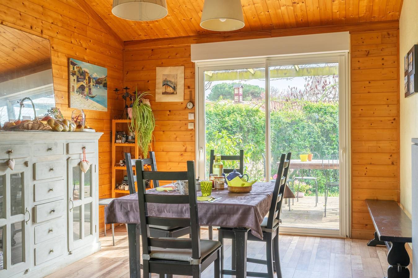 Chambre d'hôtes 'Le Pommier - Bed and Breakfast' con Wi-Fi in Saint-Georges-de-Didonne, Côte de Beauté