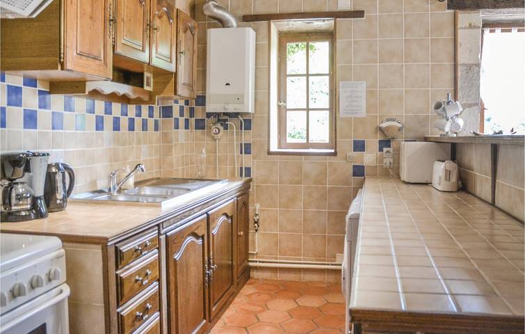 Location de vacances pour 6 personnes, avec jardin ainsi que piscine et terrasse à Assay - 4