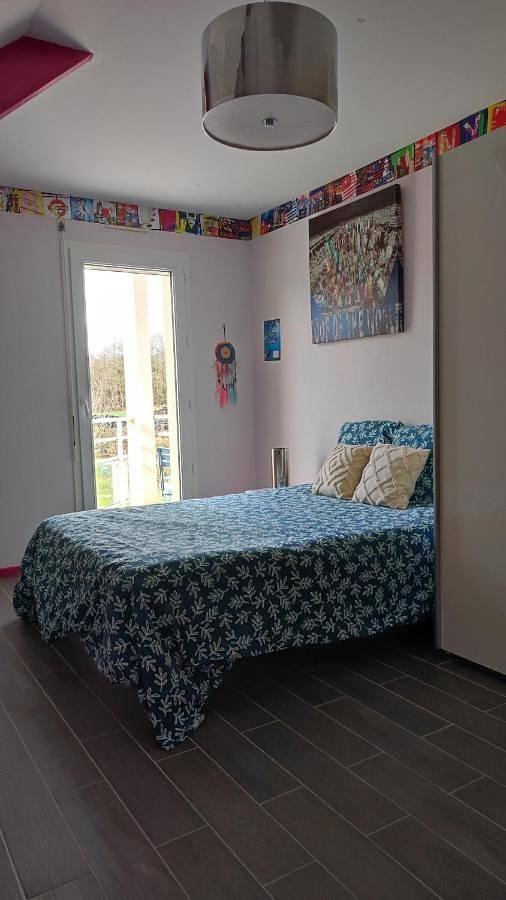 Location de vacances pour 2 personnes, avec piscine et jardin à La Bazoge - 4