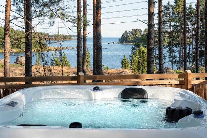 Vakantiepark voor 2 personen, with Balkon and Terras as well as Whirlpool and Tuin in Finland