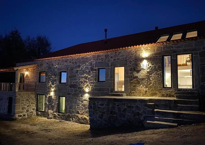 Gîte pour 4 personnes, avec vue et jardin dans Penalva do Castelo