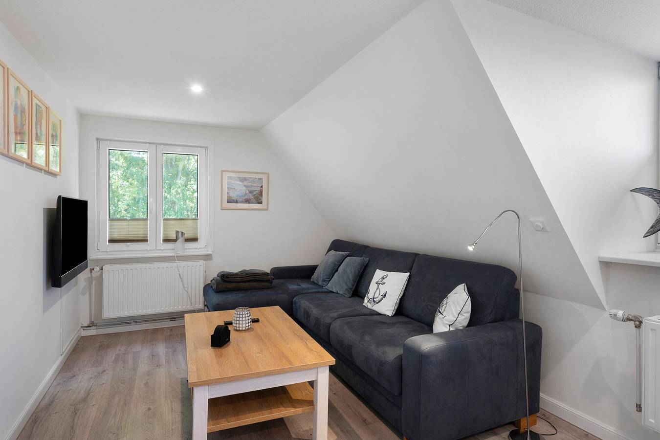 Ganze Wohnung, Ferienwohnung 'Ronnie Woodward' mit gemeinsamer Terrasse, Gemeinschaftsgarten und Wlan in Pellworm, Nordseeküste