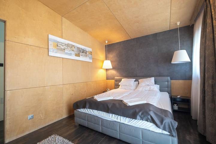 Amazing 3 bedroom villa with outdoor pool next to Budapest in Isaszeg, Danube-Ipoly National Park