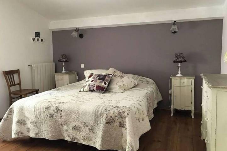 Charming 3-star farmhouse in Reilhanette, Nyons region