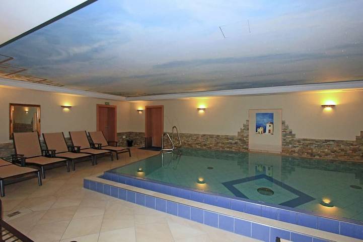 Ferienwohnung für 4 Personen, mit Pool und Balkon