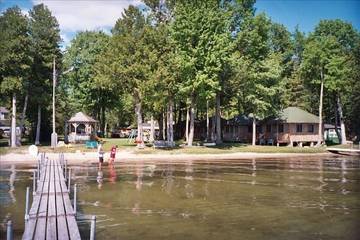 Vacation Rental for 2 Guests in Lake Leelanau, Leelanau County, Picture 3