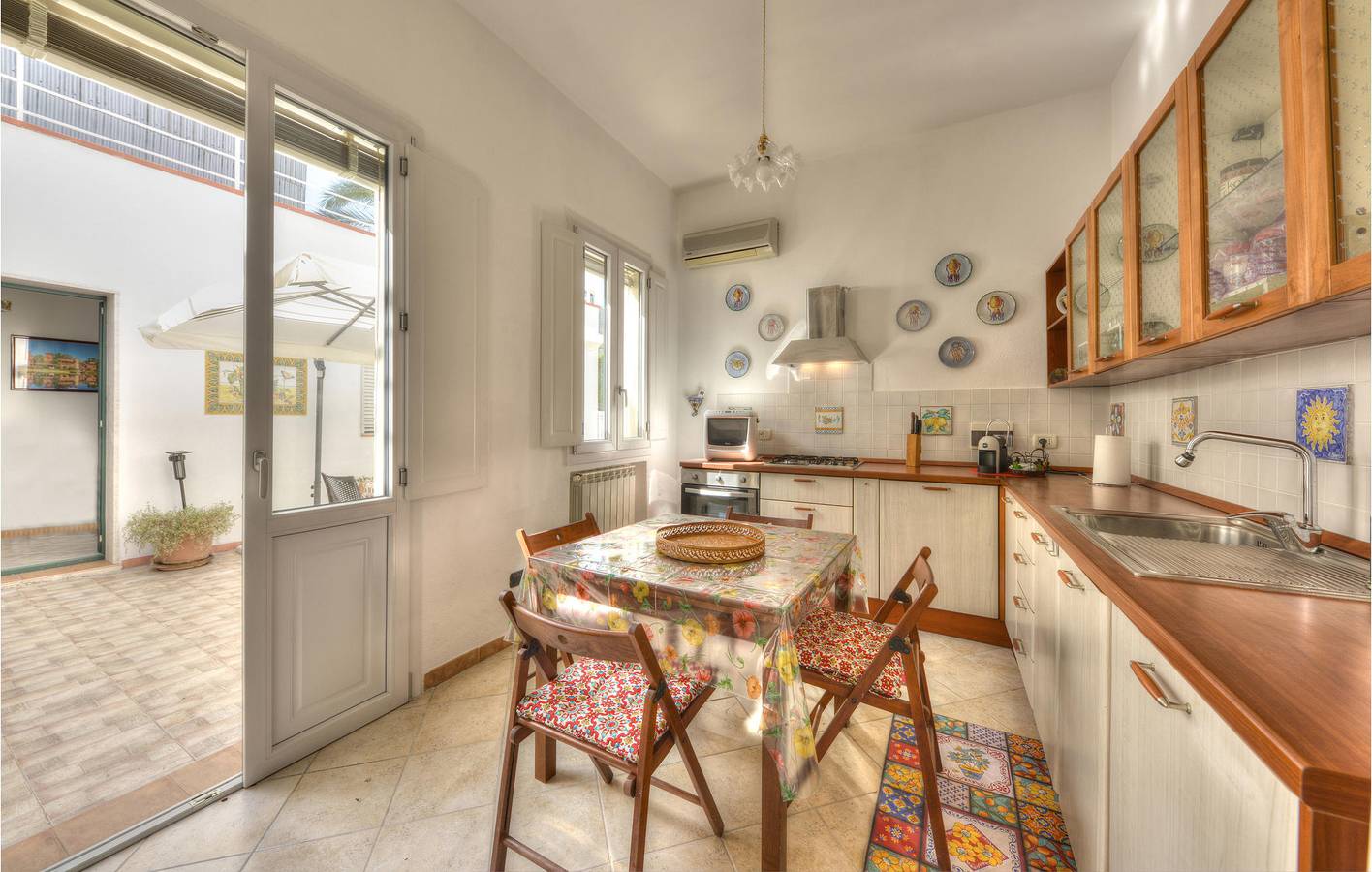 Gezellig appartement met zwembad & parkeerplaats, dichtbij restaurants & rivier in Floridia, Provincie Syracuse