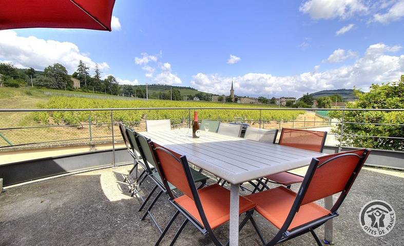 Gîte pour 7 personnes, avec Balcon ainsi que Terrasse et Jardin dans Beaujolais - 2