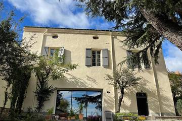 Location de vacances pour 12 personnes, avec jardin à Tresserre