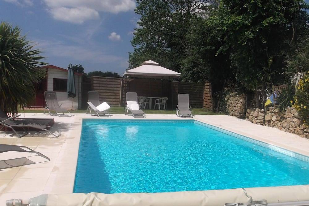 Chaleureuse villa familiale piscine couverte et chauffée. in Plouhinec (Morbihan), Côte des Mégalithes