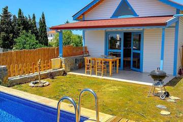 Ferienhaus für 4 Personen, mit Balkon und Garten in Ägäisregion