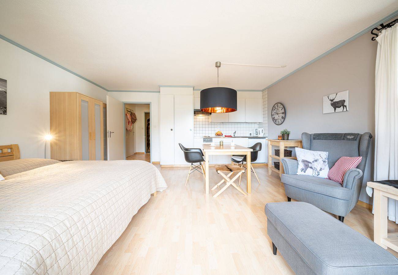 Ganzes Studio, Valluns Studio 5306: Charmantes 1,5-Zimmer-Refugium mit Blick auf das atemberaubende Tal in Vulpera, Tarasp