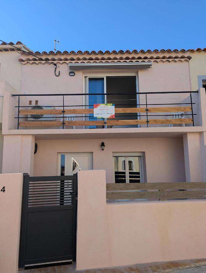 Location de vacances pour 6 personnes, avec vue et balcon dans Port De Carro Martigues