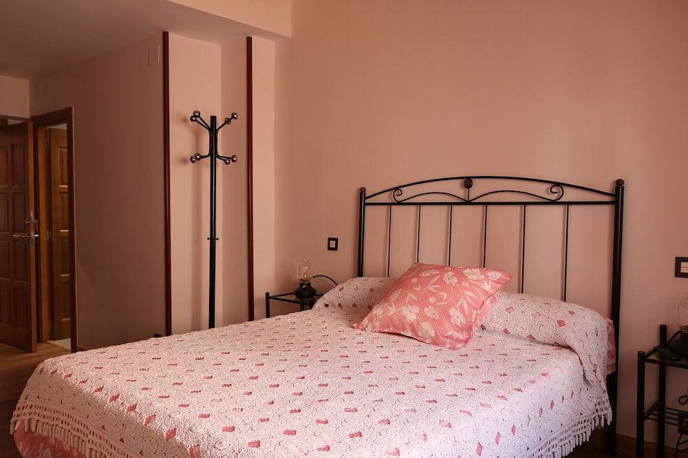 Casa antigua con todas las comodidades de hoy y poder disfrutar in Santa María del Campo, Provincia de Burgos