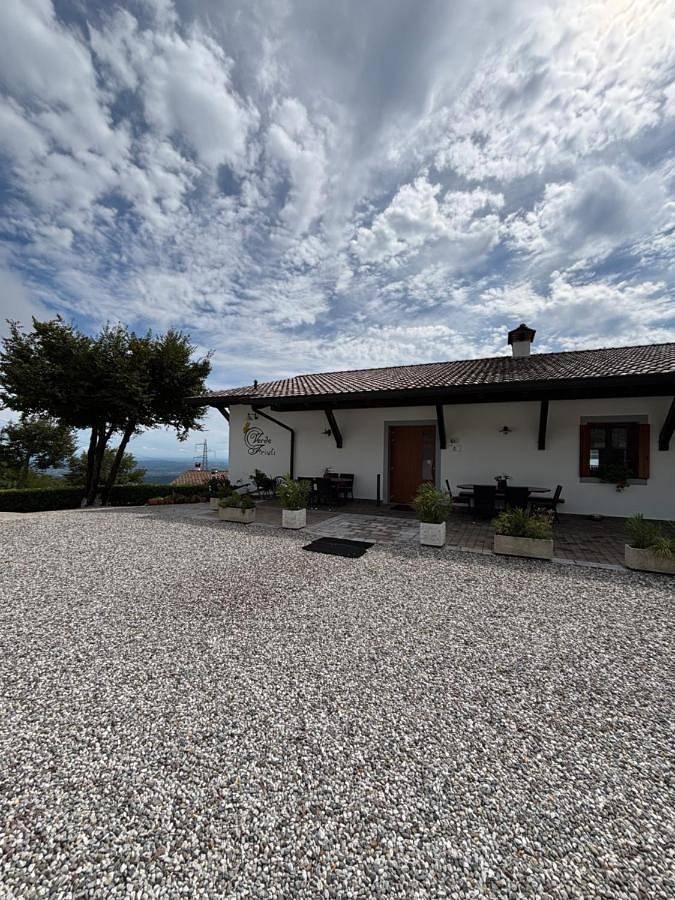 Location de vacances pour 2 personnes, avec Terrasse et Jardin à Forgaria nel Friuli