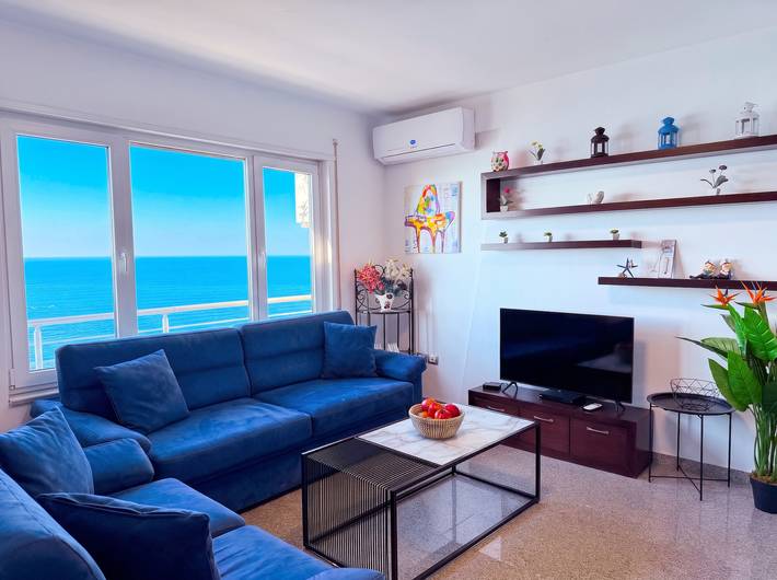 Ganze Wohnung, Ferienwohnung für 6 Personen mit Balkon in Durrës, Albanien