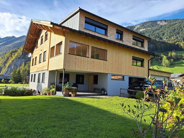 Hütte für 6 Personen, mit Garten und Terrasse sowie Ausblick, kinderfreundlich in Au
