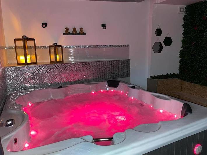 Location de vacances pour 2 personnes, avec terrasse et jacuzzi à Arcueil - 2