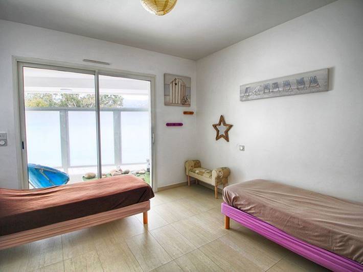 Ganze Wohnung, 3-Zimmer-Wohnung mit Terrasse, nur 350m vom Strand entfernt, Parkplätze, Klimaanlage, Wäscheservice inkl. in Calvi, Calvi und Umgebung