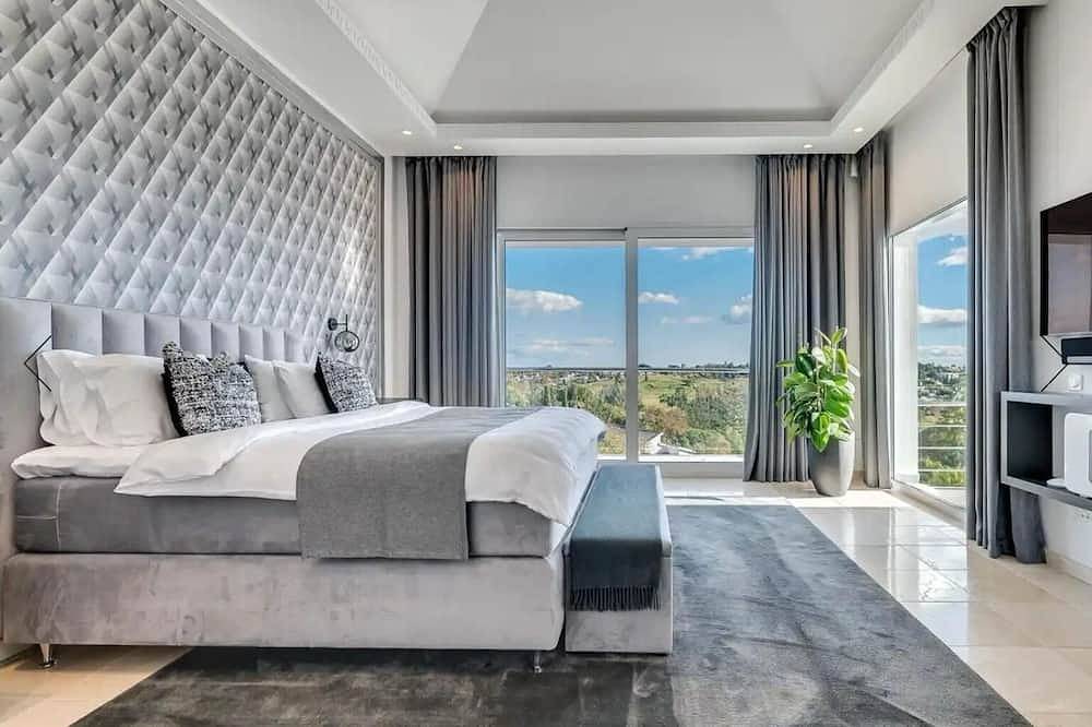 Luxury Holiday Villa El Paraiso Alto, Benahavis, Marbella 10 bedrooms in Val de Guadalmina, Benahavís