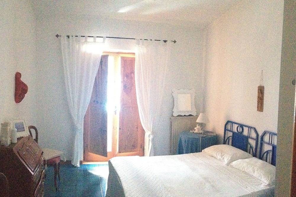 Beach villa facing Cirella island with garden and private parking in Diamante, Tyrrhenian Coast Kalabria