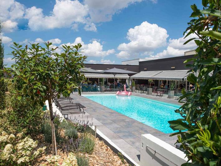 Hôtel pour 3 personnes, avec piscine et jardin à Tinqueux