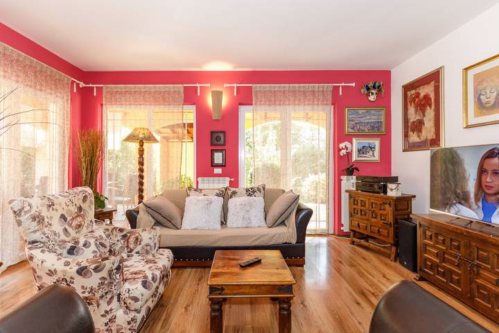 Ferienhaus für 6 Personen, mit Terrasse und Garten in Peroj - 2