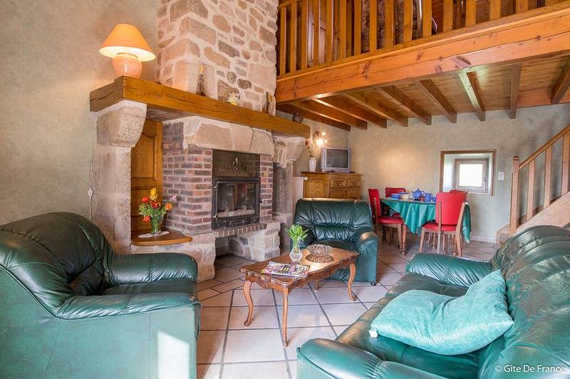 Gîte de charme à 2 km de Valz-sous-Châteauneuf avec parking, jardin et Internet. in Saint-Jean-Saint-Gervais, Région de Besse-et-Saint-Anastaise