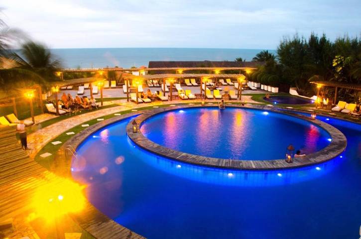Pousadas para 4 pessoas, com piscina e jardim e ainda vista and piscina infantil em Aracati