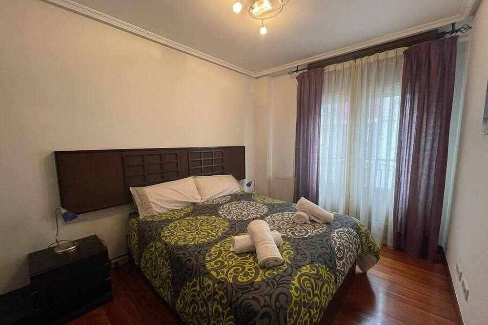 Entire apartment, Erribera Etxea - Amplio Piso con Parking in Bermeo, Urdaibai Biosphere Reserve