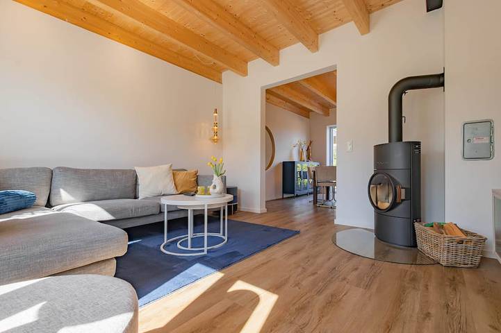 Die Alte Meierei - Historisches Ferienhaus mit Wellness - 150m zum Naturstrand in Quern, Steinbergkirche
