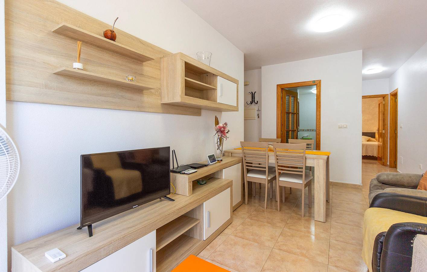 Apartamento vacacional entero, Acogedor apartamento de playa con aire acondicionado e Internet - Playa Barnuevo 100m in Santiago de la Ribera, San Javier